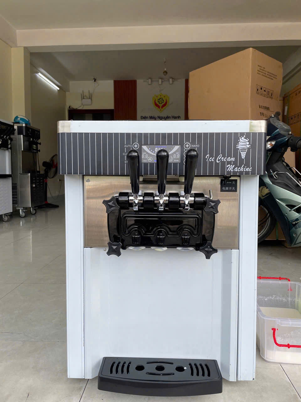 MÁY LÀM KEM ĐỂ BÀN MỚI 100% BQL-Y8218