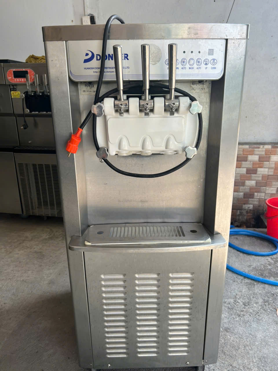 🍦🔥 SỐC GIÁ! DONPER D840 – MÁY LÀM KEM 3 VÒI CẤU HÌNH 2 LỐC, 2 MOTOR