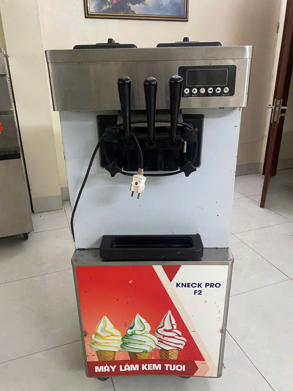 🍦 MÁY LÀM KEM TƯƠI KNECK PRO F2 – MÁY ĐẸP 90%, GIÁ CHỈ 15 TRIỆU (ĐÃ BÁN)